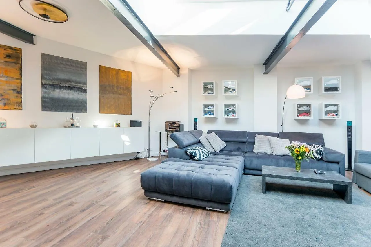 Apartment White Lofty Und White Studio Dusseldorf Germany